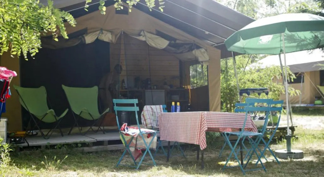 Тент Huttopia Beaulieu sur Dordogne