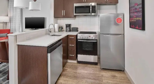 Четырёхместный люкс TownePlace Suites by Marriott Edmonton Sherwood Park