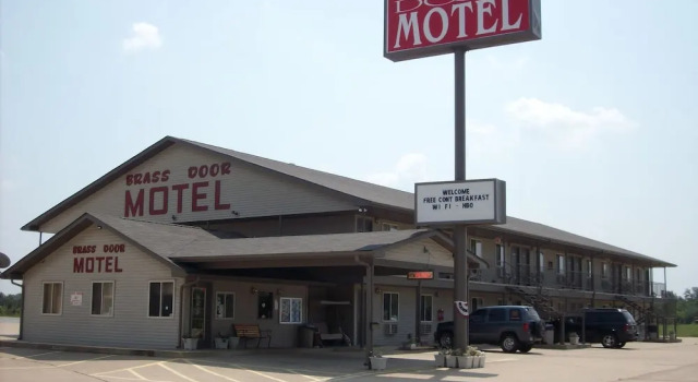 Brass Door Motel, Забронировать Мотель  
