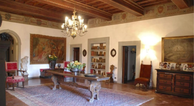 Independent Villa for 22 Guests Pool big Garden Housekeeper -villa DI Caccia, Забронировать Вилла Коттеджи Мугелло, Коттедж