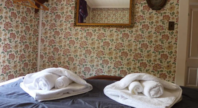 St. George Hotel, Prenota Hotel Barkerville Columbia Britannica