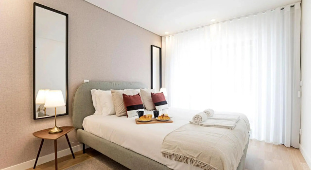Paraíso -1B w/ AC & Patio by LovelyStay, Забронировать Отель Порту Регион Порту, рядом с Lapa Metro Station