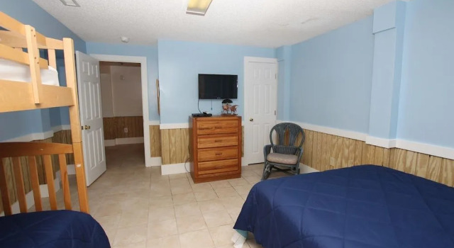 Lakeview - 5 Br Home