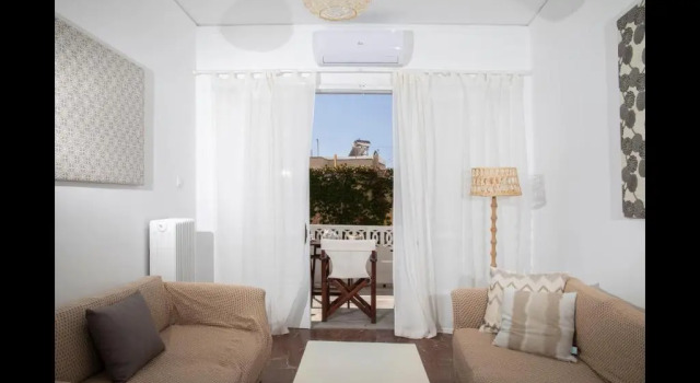 Апартаменты "aretis Apartment"- At The Foothills Of The Castle
