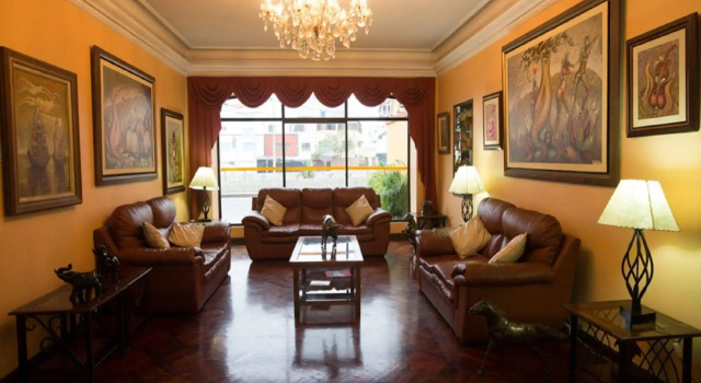 Hotel Nirvana, Забронировать Отель Отели в центре Мирафлореса, в центре, Парковка