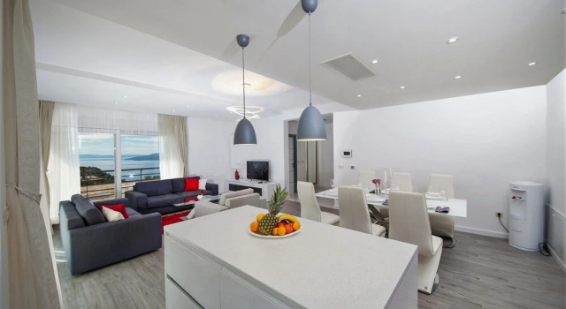 Villa Red, Buchen Sie Villa Hotels in Gespanschaft Split-Dalmatien mit Pool, Schwimmbad