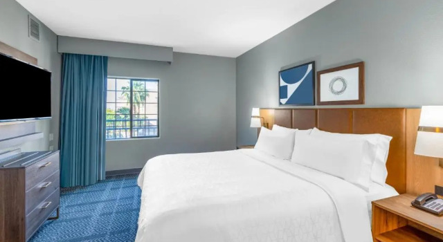 Люкс с 2 комнатами Staybridge Suites Phoenix Glendale Sports Dist by IHG