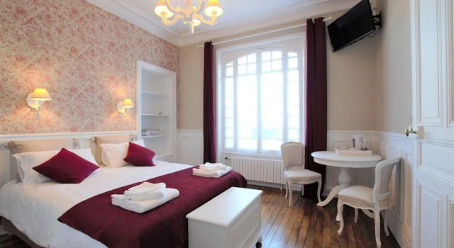 A l'Aube de Troyes, Prenota Affittacamere Hotel a Champagne-Ardenne con piscina, Piscina