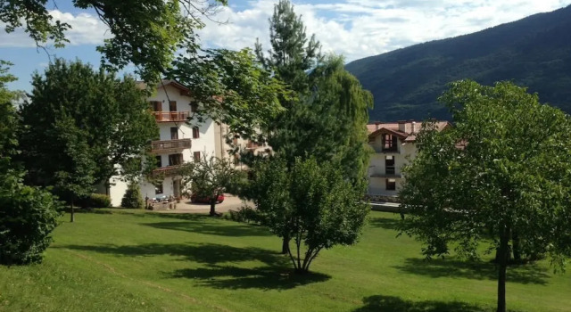 Апартаменты с 2 комнатами с балконом CasaDalsass DolomitiPaganellaLagoMolveno