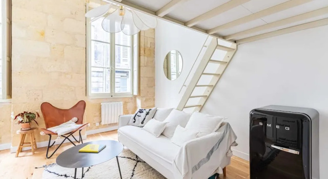 Bright and Cosy Studio in the Historical Heart of Bordeaux by GuestReady, Забронировать Апартаменты/квартира Апартаменты Бордо, рядом с Церковь Нотр-Дам, Апартаменты/квартира