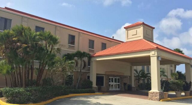 Comfort Inn & Suites Bradenton North I-75, Забронировать Отель Отели Sarasota Area 3 звезды, 3*