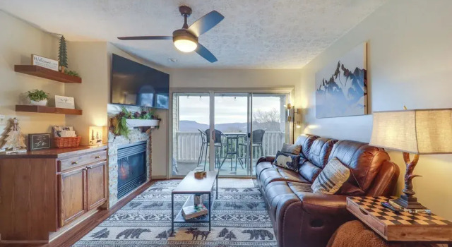 Cozy Condo w/ Balcony & Views in Beech Mountain!, Забронировать Апартаменты/квартира Бич Маунтин Аппалачи