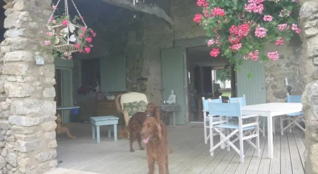 Chez Jasmin, Book Hotel La Chapelle-Saint-Laurent 