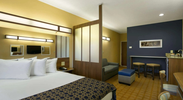 Quality Inn & Suites, Buchen Sie Hotel Washington Pennsylvania