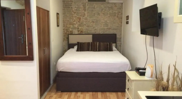Студия Zara City Apartments