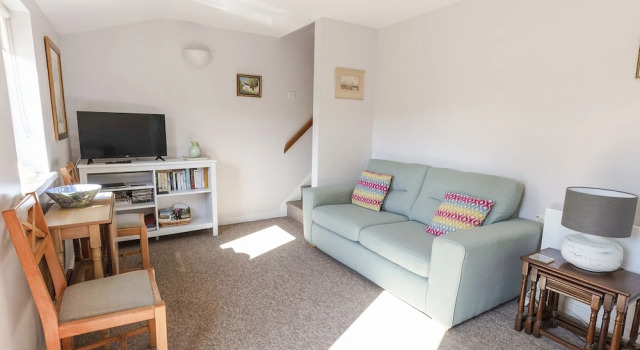 Ty Gwennol Bach, Book Hotel Dinas Cross 