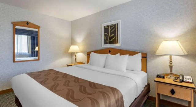 Люкс Quality Inn & Suites Denver International Airport