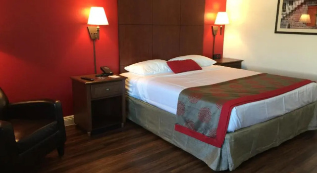 Номер Standard Ramada by Wyndham Torrance