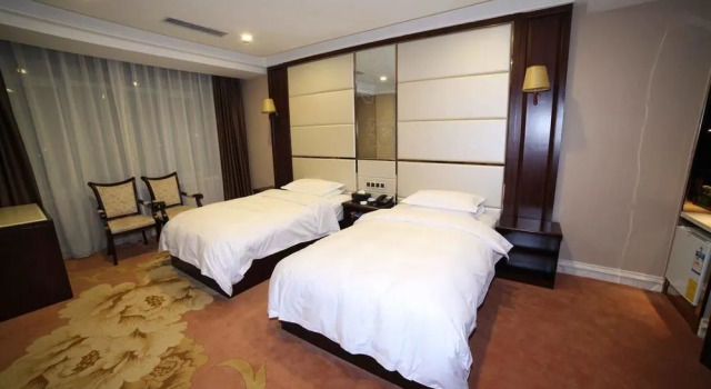 Run Zeng Hotel, Book Hotel Hotels in Dandong with Parking, Parking
