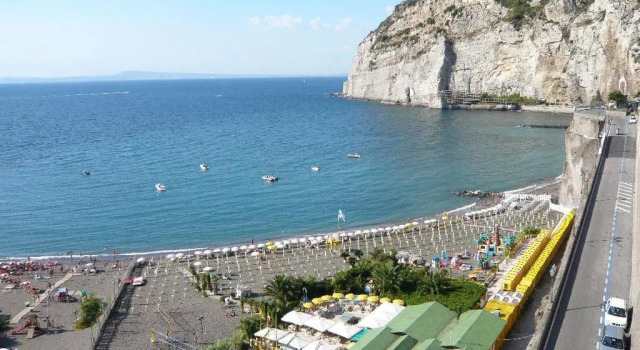 Căsuță 2 camere cu vedere la mare Villa Vesuvio