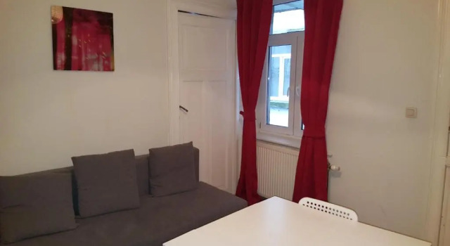 Апартаменты Cool Central Apartment
