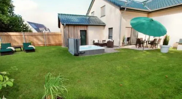 Ferienhaus LOUNGE HOUSE, Забронировать Отель Отели Мекленбургское поозёрье с парковкой, Парковка