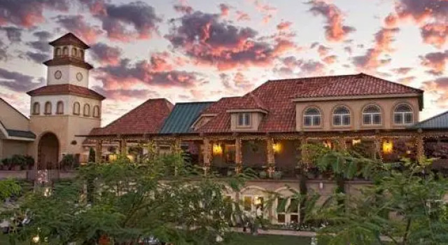 Номер Standard South Coast Winery Resort & Spa