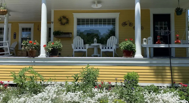 Freedom House B&B, Buchen Sie Bed & Breakfast Dover-Foxcroft USA