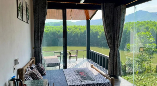 Трёхместное бунгало с видом на озеро Nguyen Shack Retreat - Phong Nha