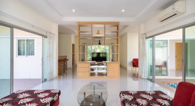 Коттедж с 3 комнатами Thara Cholapruek Resort