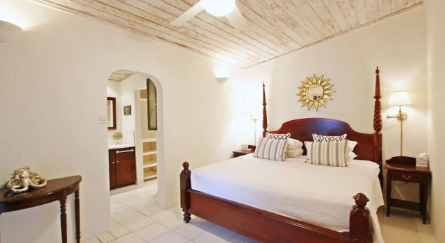 Poolside Paradise Near Beach - Pavilion Villa by Bluescape, Boek Villa Holetown Saint James