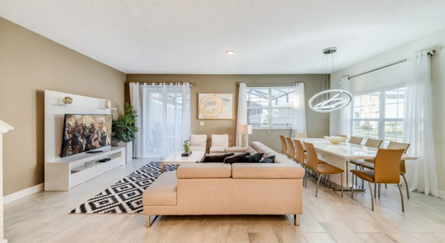 Elegant home with themed bedrooms near Disney, Rezerwuj Hotel Kissimmee Kissimmee