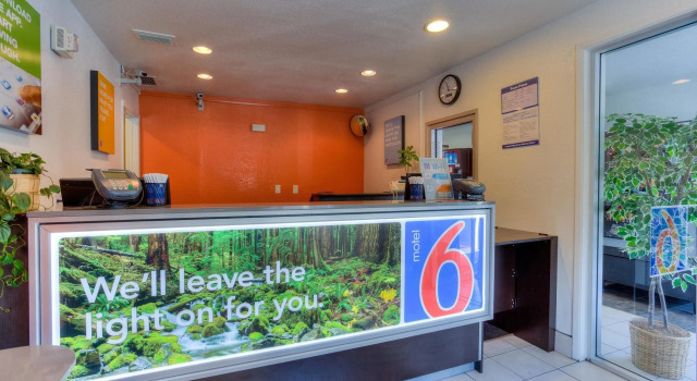 Motel 6 Portland South Lake Oswego Tigard