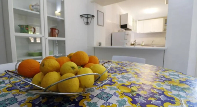 2 bedrooms appartement with enclosed garden and wifi at Palermo 1 km away from the beach