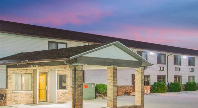 Super 8 by Wyndham Story City