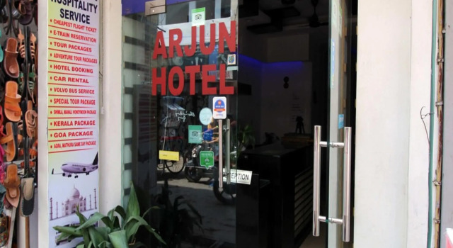 Hotel Arjun (New Delhi), Забронировать Отель Отели Дели 3 звезды, 3*