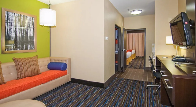 Четырёхместный люкс Holiday Inn Express Fulton by IHG