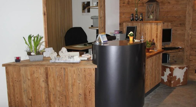 Hotel Restaurant Bergfreund, Забронировать Отель Санкт-Никлаус Грехен