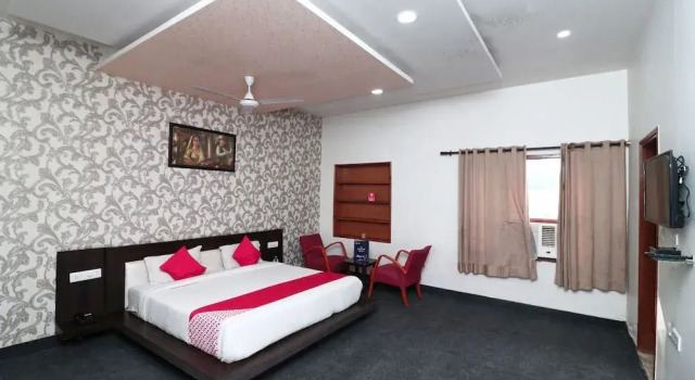 OYO 16499 Hotel Moti Dungri Palace