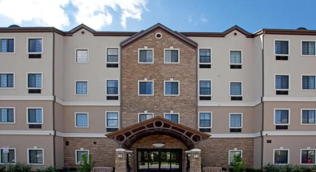 Кровать в общем номере Staybridge Suites San Antonio Sea World by IHG