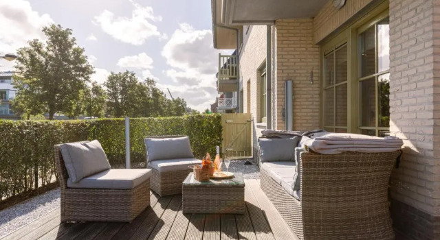 Апартаменты Ground-floor apartment with cozy garden