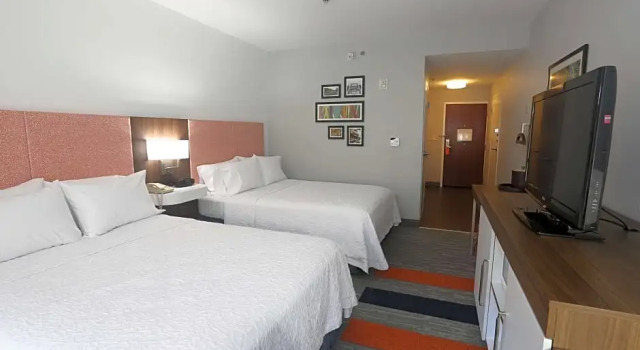 Четырёхместный номер Standard с видом на воду Hampton Inn Owego