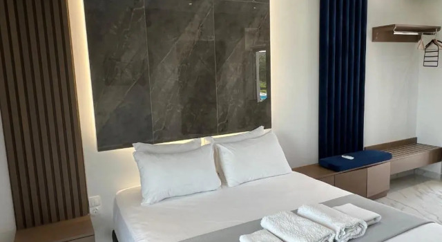V luxury Suites, Book Hotel Pefkohori 