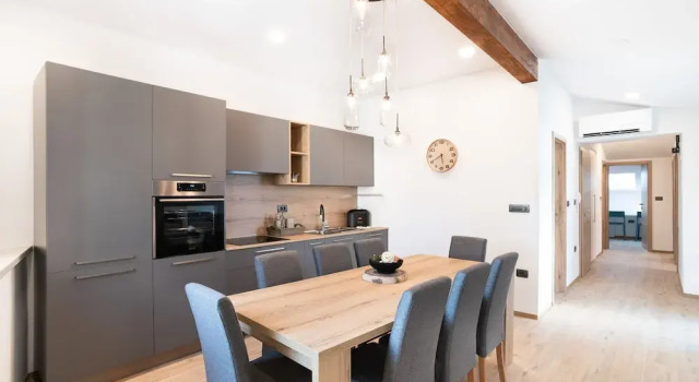 Апартаменты Superior CAPRARIA appartments in historic center, with private parking