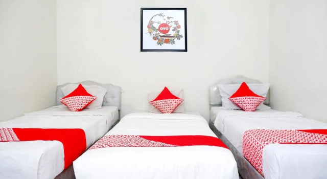 Семейный люкс OYO 1196 Hotel Pura Puspa Rosa