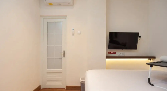 Urbanview Hotel Groovy Inn Tangerang