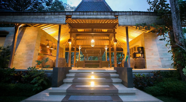 Senetan Villas and Spa Resort, Book Ferieresort Penginyahan Gianyar