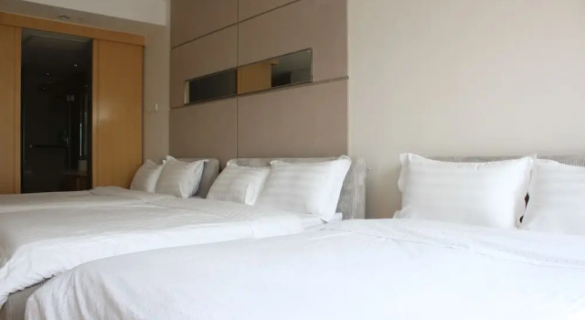 Private-Enjoyed Home Apartment Hotel of R&F Wales Apartment