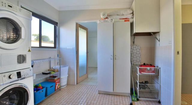 Bluetongue at Culburra I Pet Friendly 4 Mins to Beach, Забронировать Отель Отели Калберра-Бич с парковкой, Парковка
