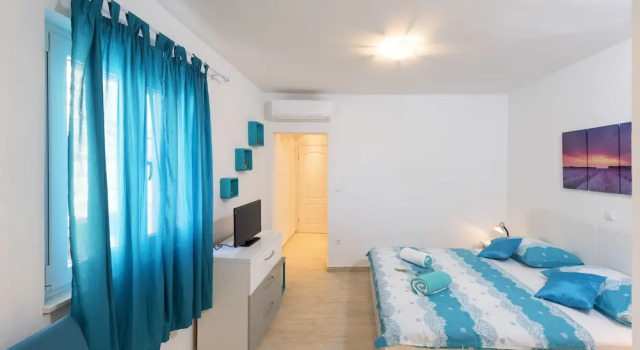 Apartments Nona 2, Забронировать Апартаменты/квартира Хвар Остров Хвар, рядом с Частный Пляж «Си Ю Румс»